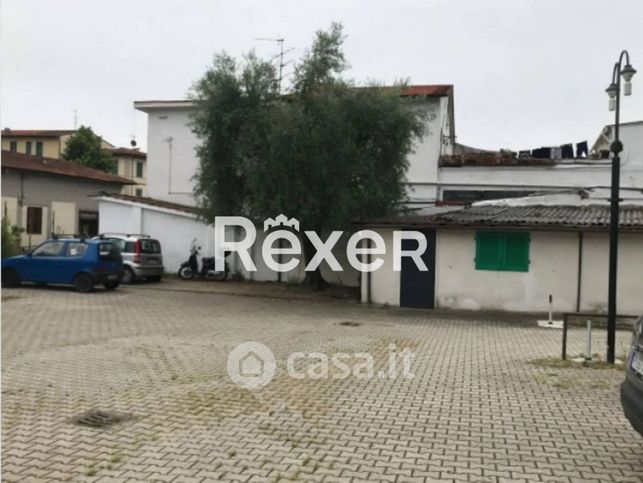Box/posto auto in residenziale in Via Aretina