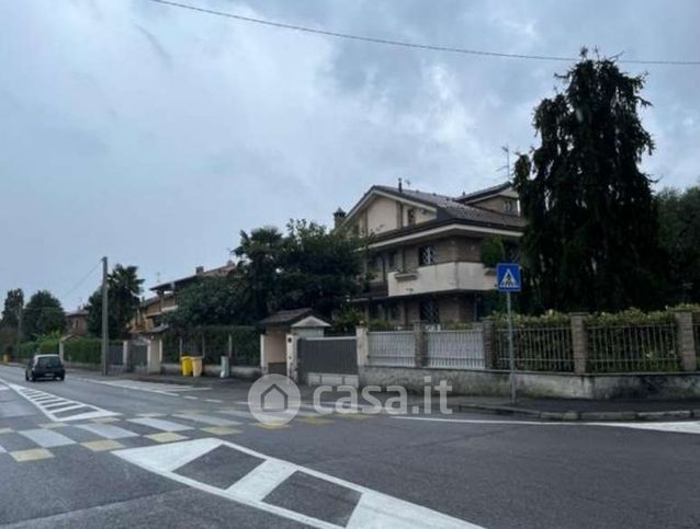 Casa bi/trifamiliare in residenziale in Via Renato Serra