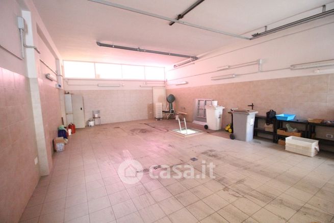 Box/posto auto in residenziale in Via I Maggio 35 -63