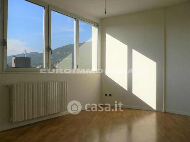 Appartamento in residenziale in Viale Sant'Eufemia 34