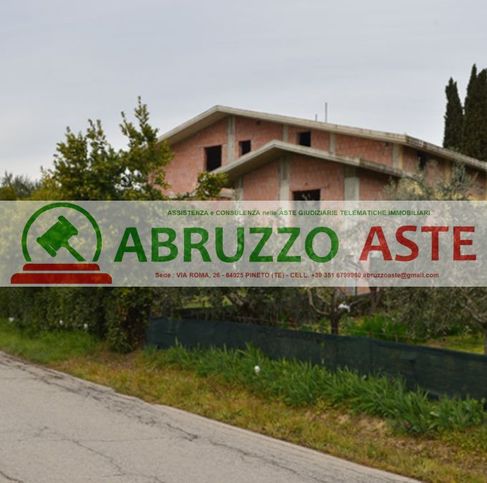 Casa indipendente in residenziale in Contrada pingotto