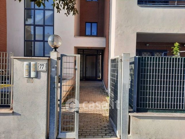 Ufficio in commerciale in Via Raffaello Liberti 77
