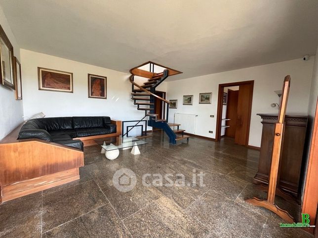 Villa in residenziale in 