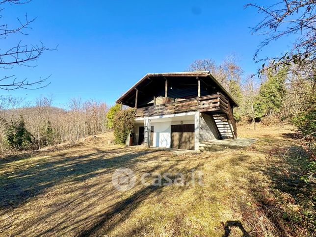 Casa indipendente in residenziale in Regione Vigne 26