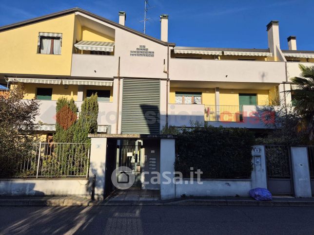 Appartamento in residenziale in Via Monte Rosa 20