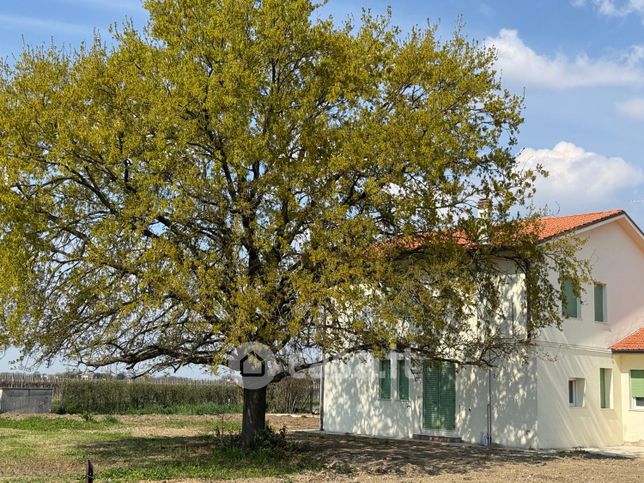 Appartamento in residenziale in Via Gambellara