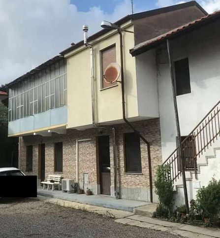 Casa bi/trifamiliare in residenziale in Via Edmondo de Amicis 20