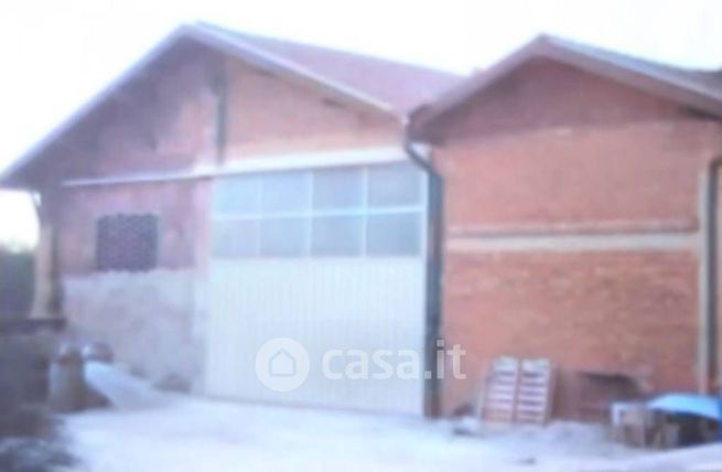 Capannone in commerciale in Via Bosco