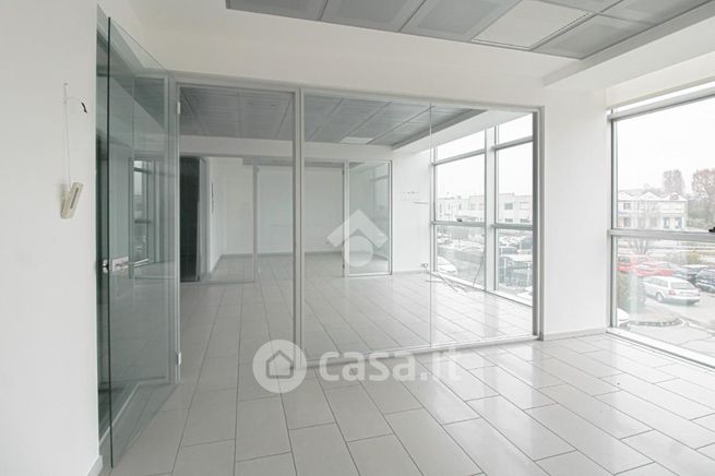Ufficio in commerciale in Via Brescia
