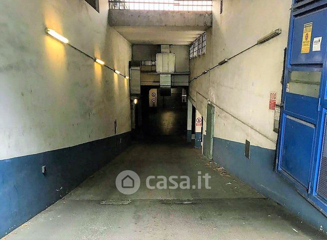 Box/posto auto in residenziale in Viale Papa Giovanni XXIII 6