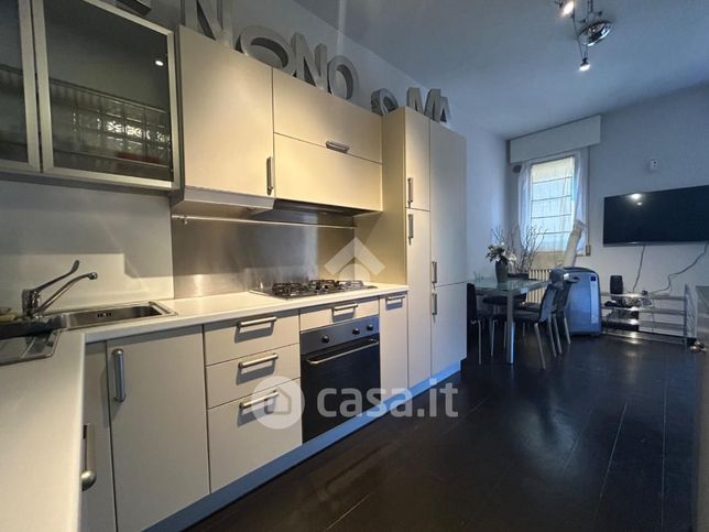 Appartamento in residenziale in Viale Romagna 27