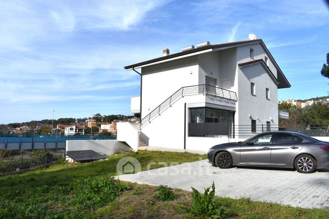 Appartamento in residenziale in Via Abetonia 9