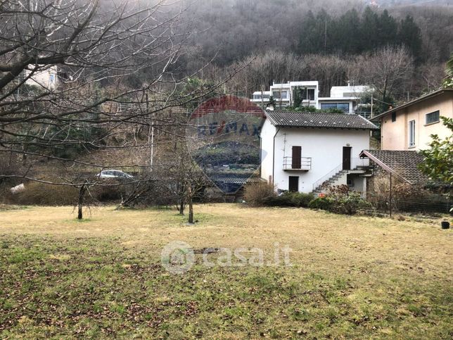 Casa indipendente in residenziale in 