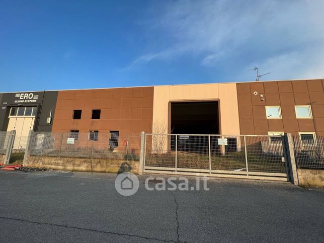 Capannone in commerciale in Via Benedetto Castelli