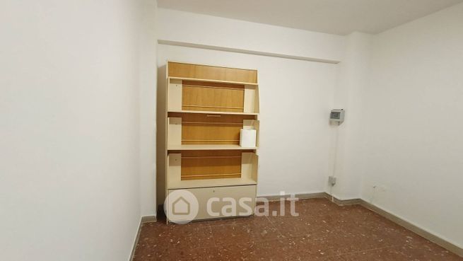 Ufficio in commerciale in Via Castello