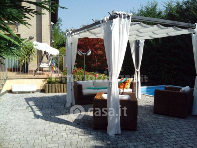 Villetta a schiera in residenziale in Strada Bassa dei Folli