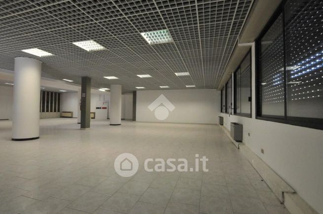 Ufficio in commerciale in Via Giuseppe Parini 13