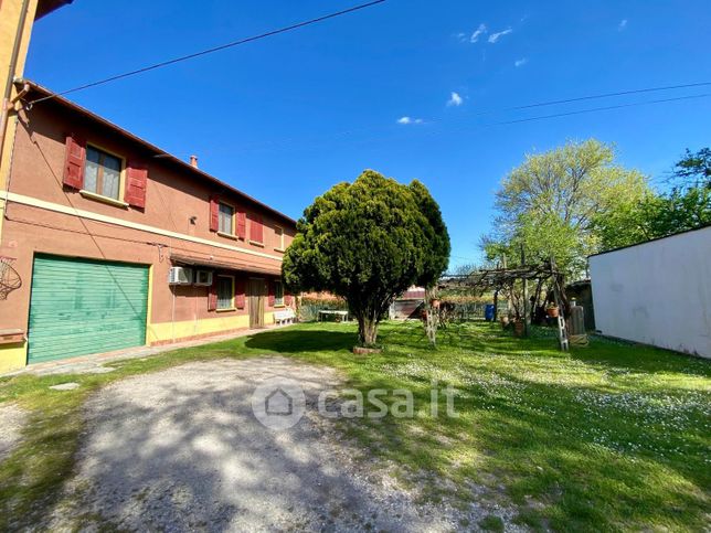 Casa indipendente in residenziale in Via Redenta