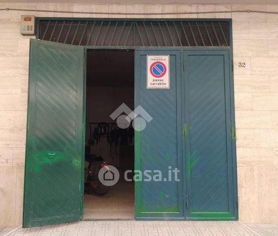 Garage/posto auto in residenziale in Viale Cimitero