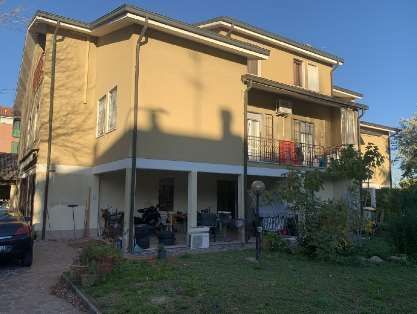 Casa indipendente in residenziale in Viale XXV Aprile