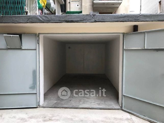 Garage/posto auto in residenziale in Via Antonio Mosca 9