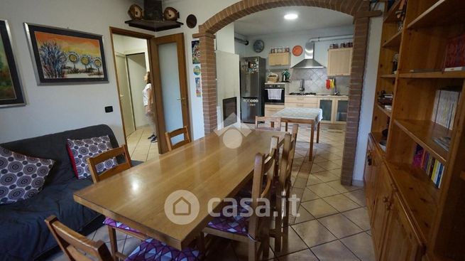 Casa indipendente in residenziale in Via Mariano 6