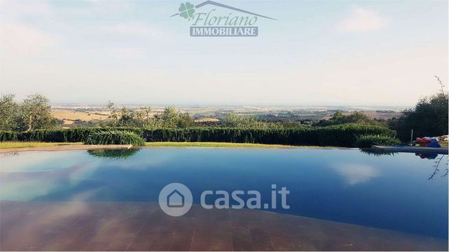 Villa in residenziale in Strada Capalbio Pescia Fiorentina