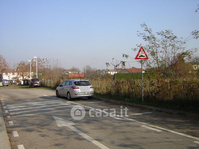 Terreno agricolo in commerciale in Via A. Canova