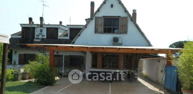 Villa in residenziale in Castel de' Ceveri
