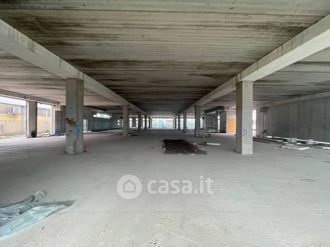 Capannone in commerciale in Corso Giacomo Matteotti 79 /A