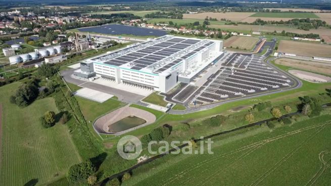 Capannone in commerciale in Viale Italia