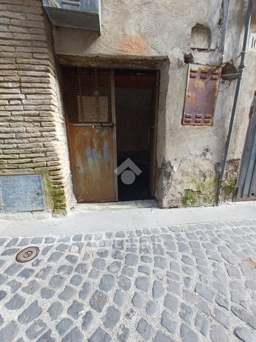 Capannone in commerciale in Via Porta Porciana 8