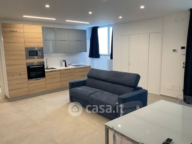 Appartamento in residenziale in Via Beata Maria de Mattias