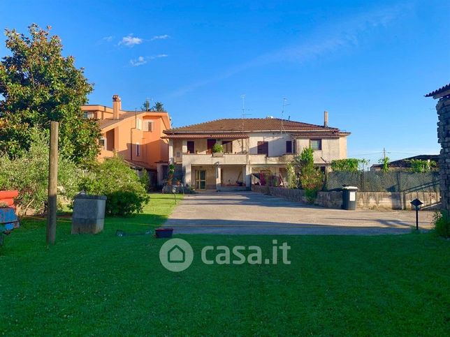 Casa bi/trifamiliare in residenziale in Via Ceccano