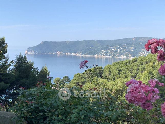 Appartamento in residenziale in Via del Caprifoglio