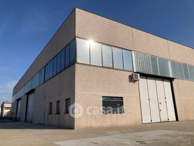 Capannone in commerciale in Via Niccolo Copernico 42