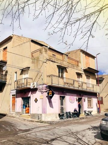 Casa indipendente in residenziale in 