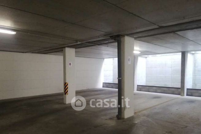 Garage/posto auto in residenziale in Via Monte Cervino 52