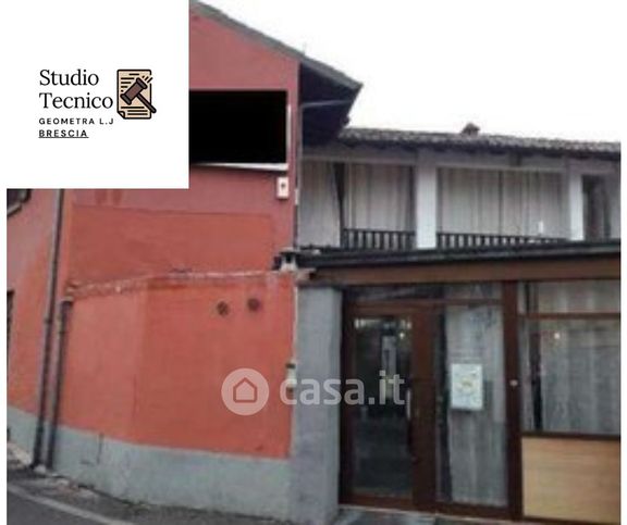 Negozio/locale commerciale in commerciale in Via San Vincenzo 2