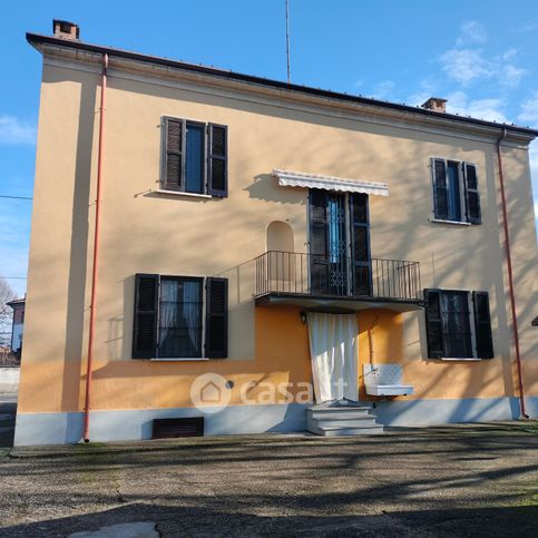 Casa indipendente in residenziale in Via Marconi 18