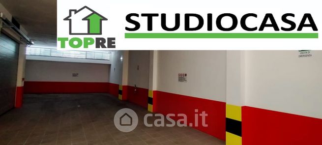 Garage/posto auto in residenziale in Via Firenze 145