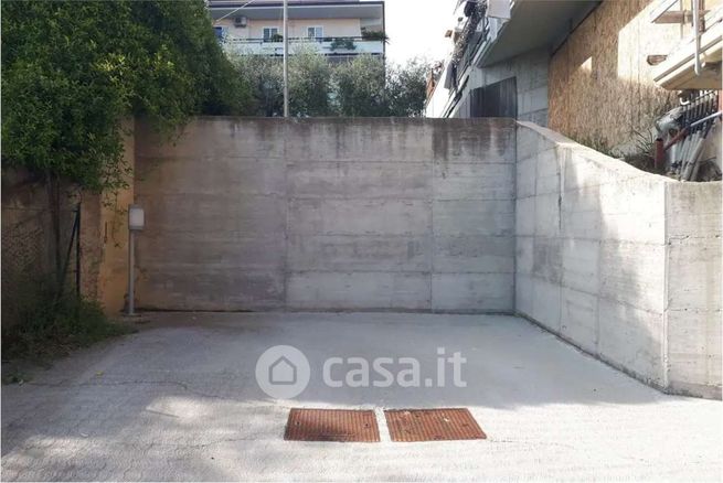 Box/posto auto in residenziale in Via Trentino