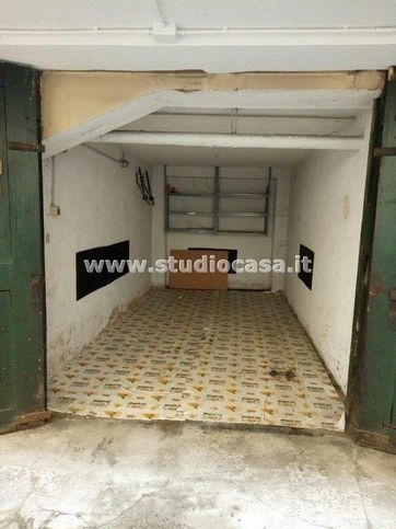 Garage/posto auto in residenziale in Via Teodosio 23