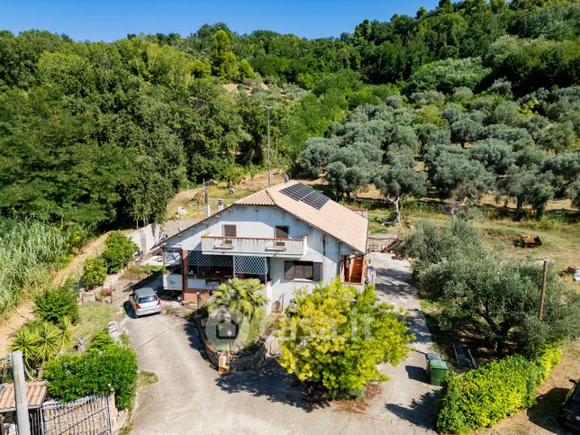 Casa indipendente in residenziale in Strada Polce 20