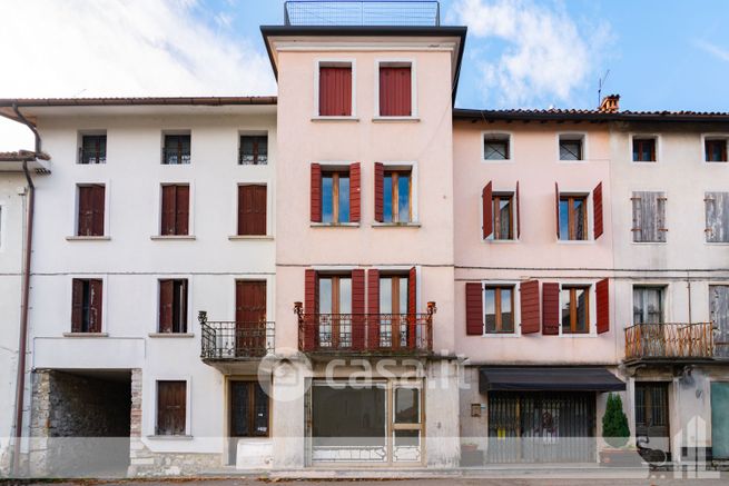Negozio/locale commerciale in commerciale in Viale Pedavena 13
