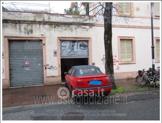 Garage/posto auto in residenziale in Via Vivoli 2