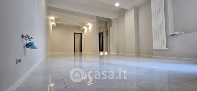 Appartamento in residenziale in Via Riva di Reno 11