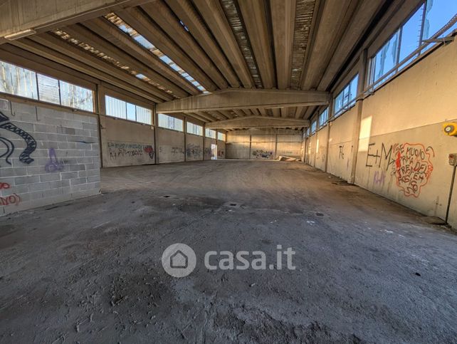 Capannone in commerciale in Tangenziale Est