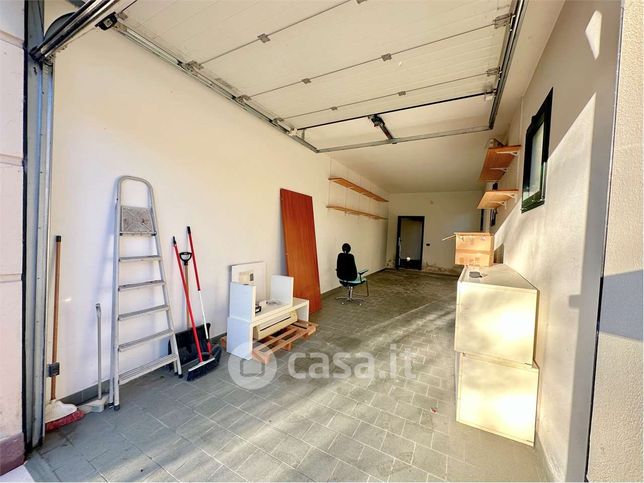 Garage/posto auto in residenziale in Via Parenza Bassa 3