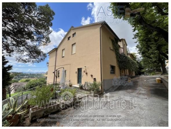 Appartamento in residenziale in Viale del Fosso 9